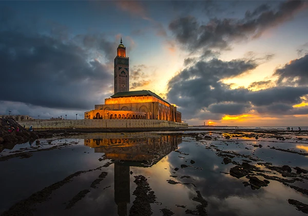 Discover Casablanca and the mosque of Hassan 2 by sunset