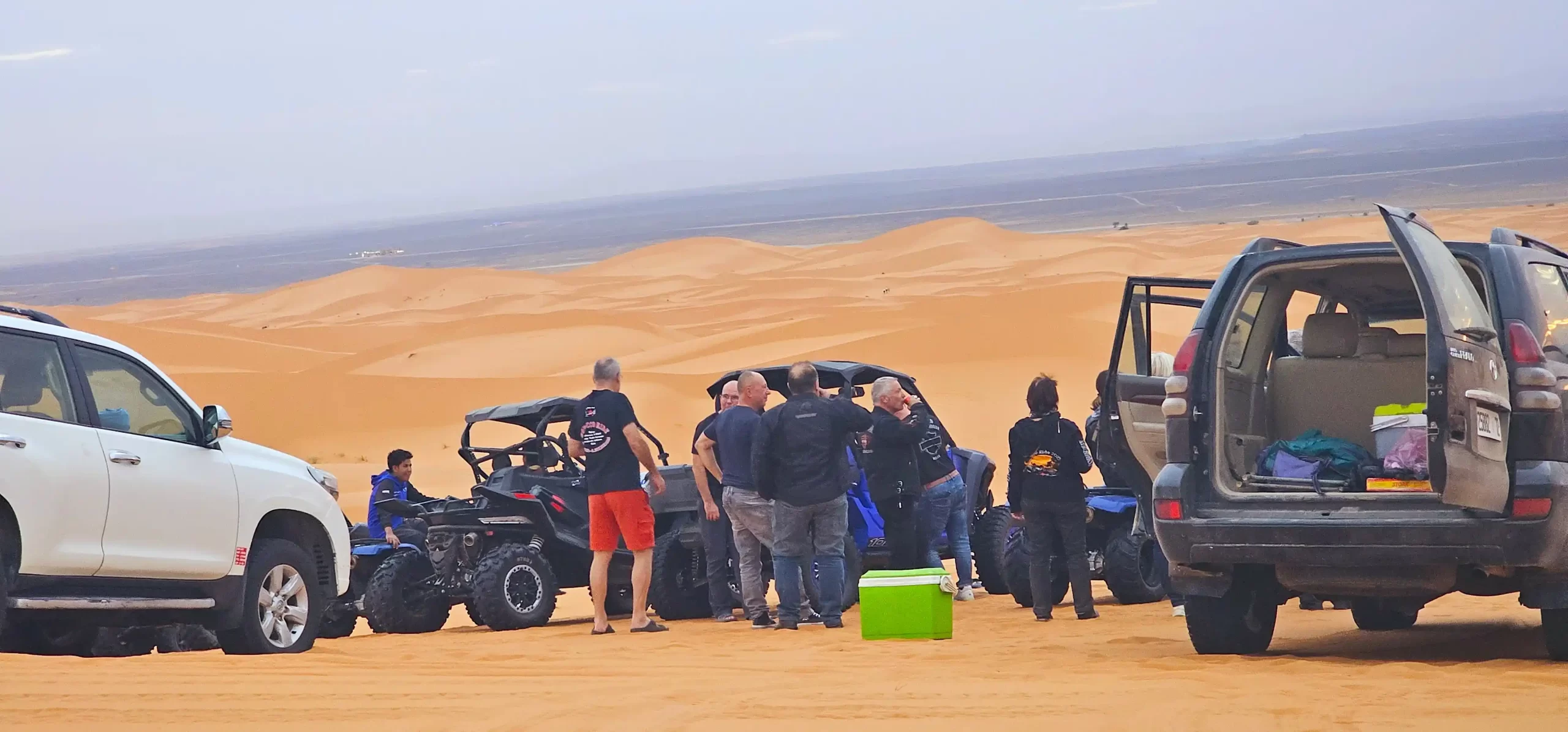 B2B Partnerships with cars in the desert