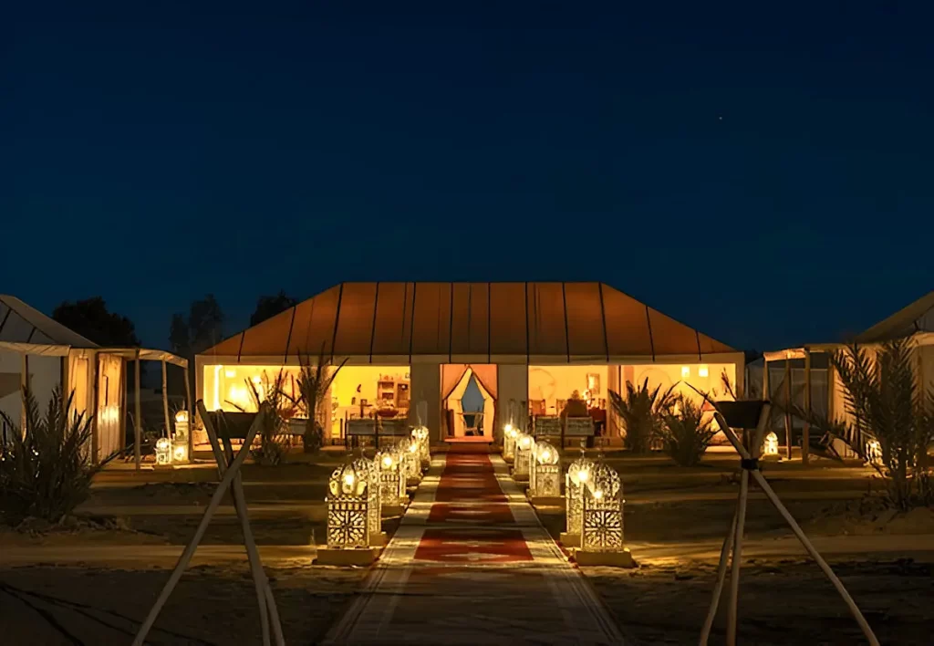Luxury camp in the sahara desert 